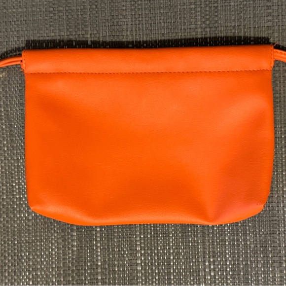 New Elizabeth Arden Orange Faux Leather Drawstring Cosmetic Pouch MAKEUP BAG - Picture 4 of 4
